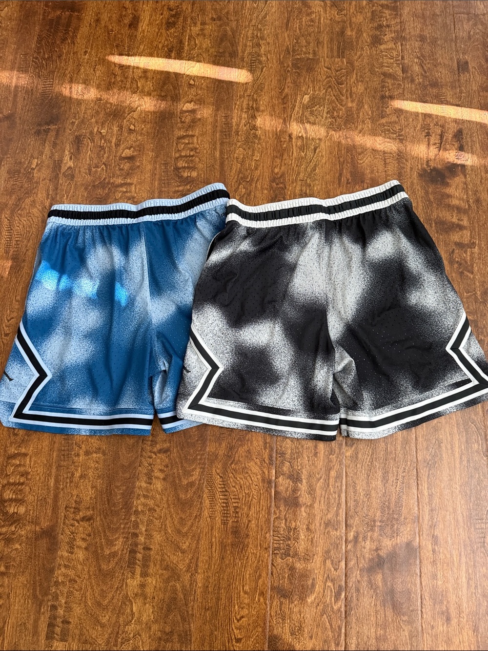 Jordan Men’s Blue and Black Spray-Print Athletic Shorts - Picture 11 of 16